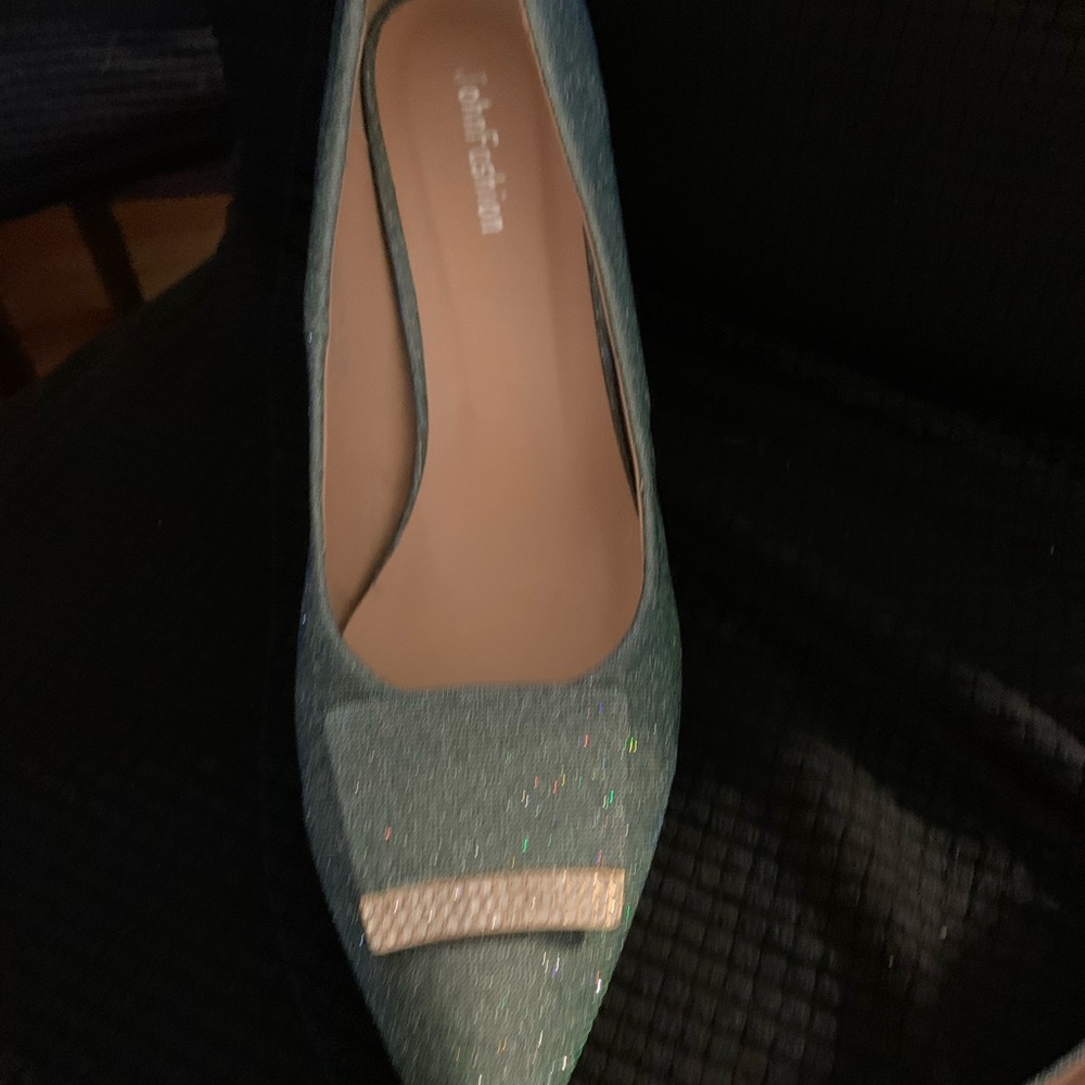 Shoes - Picture 3 of 6